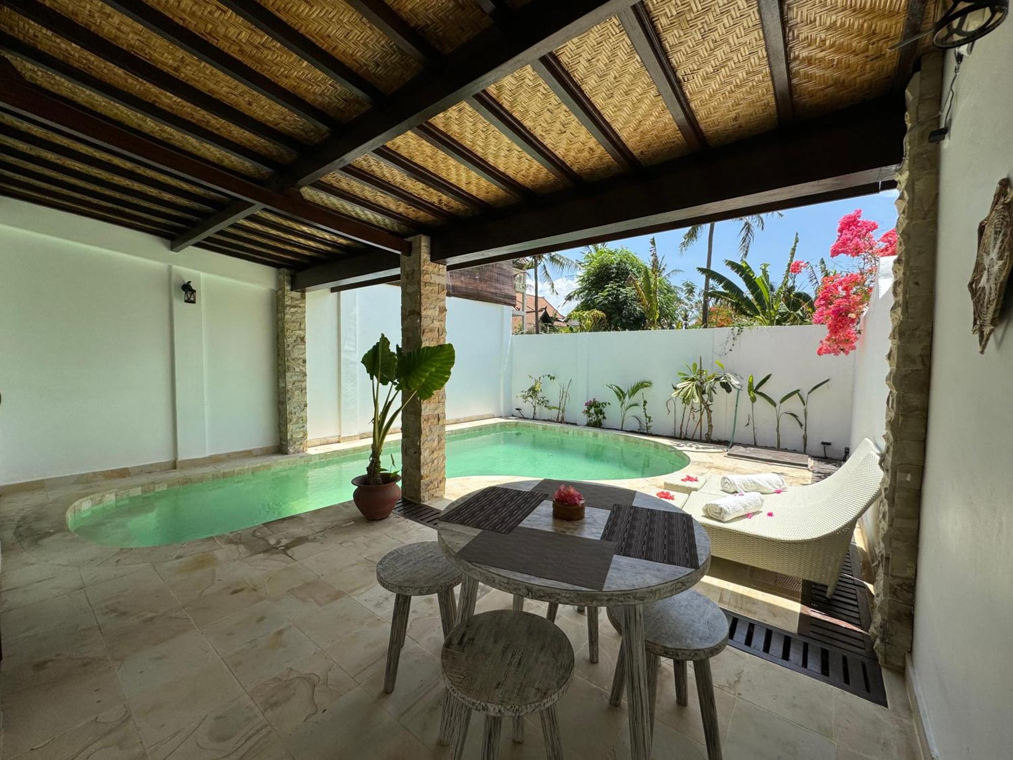 Cantika Villa Джили Трауанган Екстериор снимка